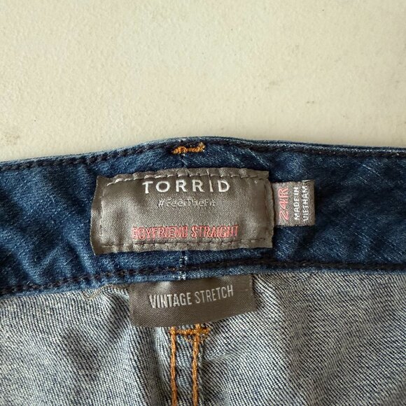 Women's Plus size 24R- Torrid boyfriend straight jeans. Vintage Stretch. ] - Picture 2 of 3